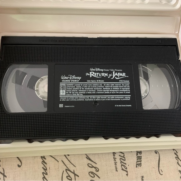 Donated - Two vintage Disney VHS tapes Aladdin and The Return of Jafar - Picture 5 of 6